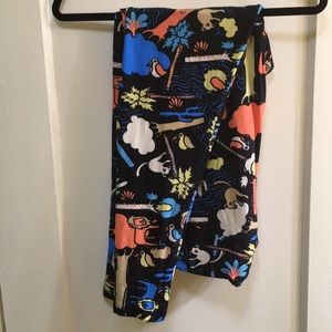 FUN! FUN!! NWOT LuLaRoe Plants & Animals Leggings